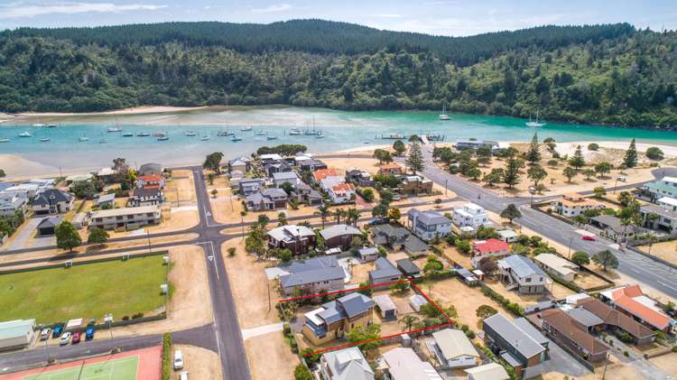 100 Bond Street Whangamata_11