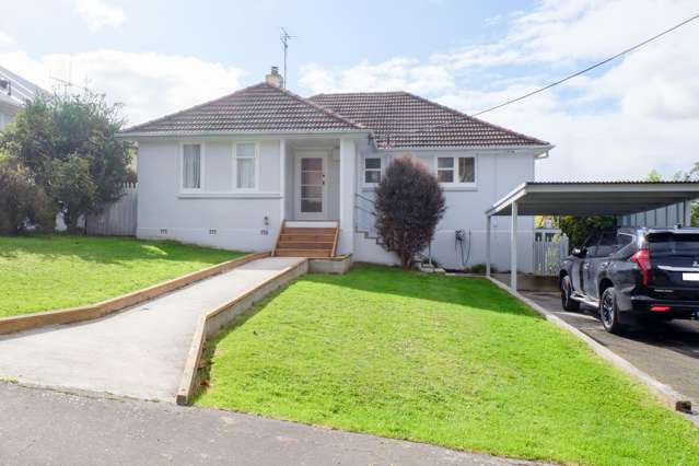 MODERN IN HOLMES HILL