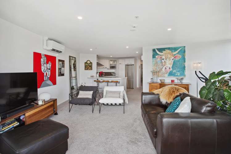 2A/84 Gunner Drive Te Atatu Peninsula_11