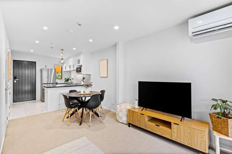 15/18 Hewlett Road Massey_9