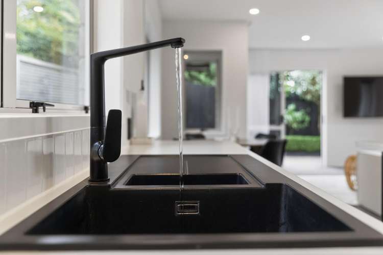 5A Simmonds Grove Greerton_10