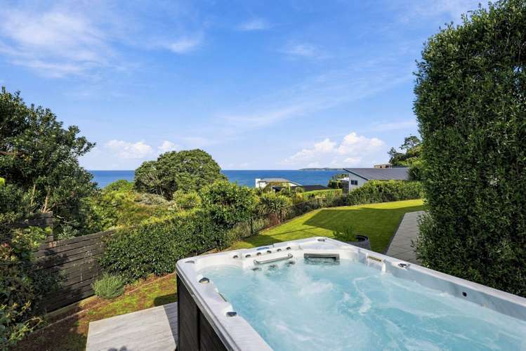 33 Lax Crescent Leigh_46