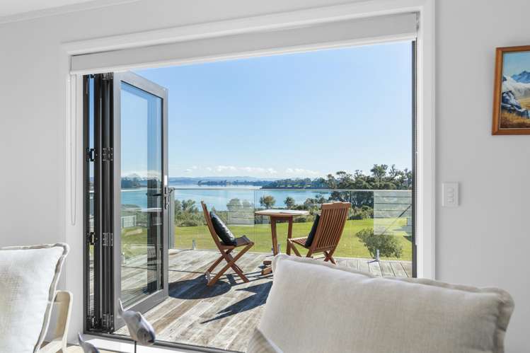 42 Tahuna Minhinnick Drive Glenbrook_1