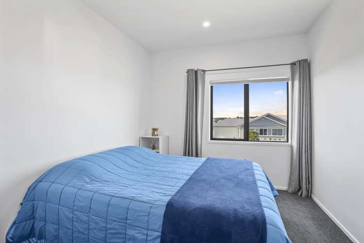 4 Koiora Road Clarks Beach_13