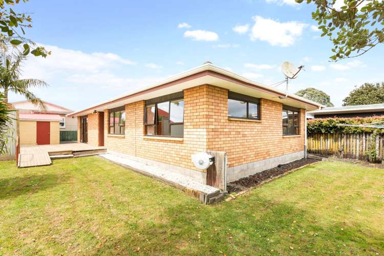 52 Brandon Road Glen Eden_14