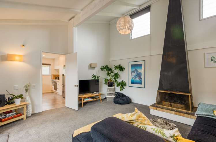 279 Royal Road Massey_3