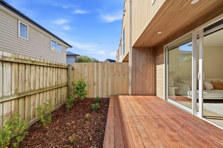 1-4/23 Dickens Street Addington_12