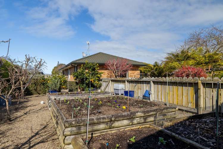 6 Shadbolt Drive Leamington_24