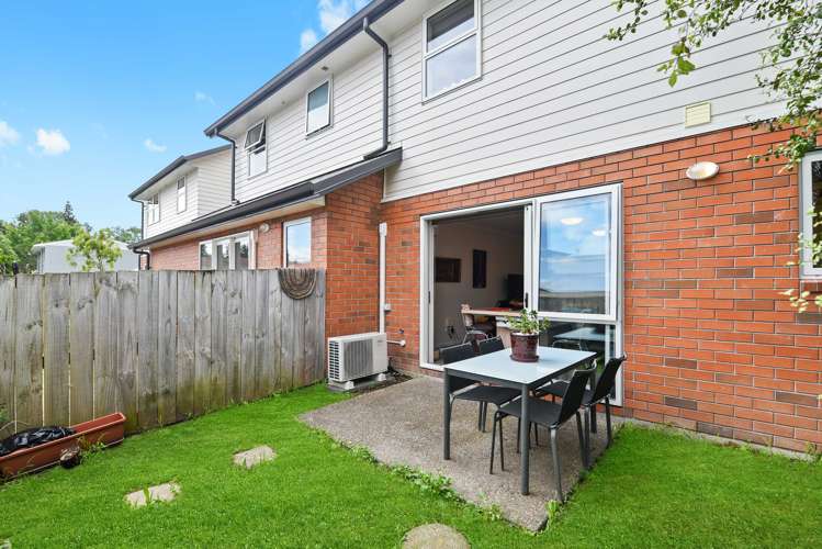 37 Chiefs Court Hamilton East_13