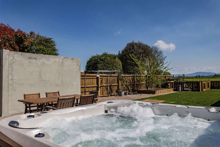 1273 Main North Road Waikuku_13