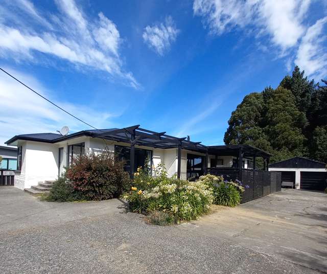 Immaculate Solid 4 B/R Home On 1275m2