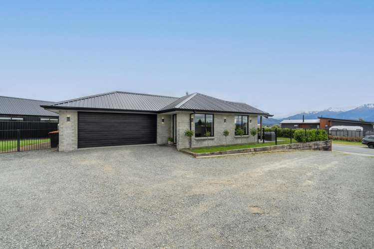54 Burnby Drive Te Anau_27