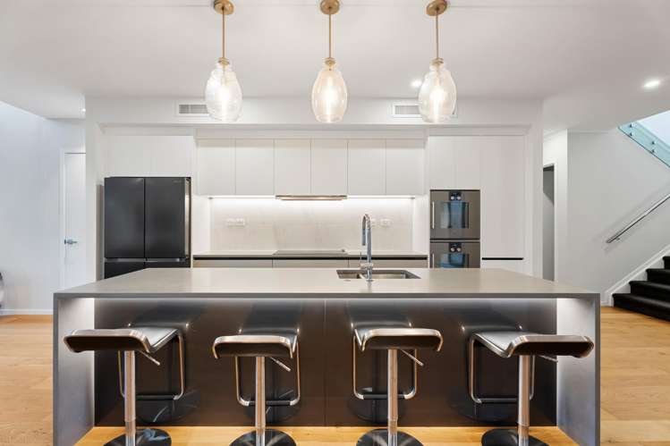 5 Headsail Drive Long Bay_2