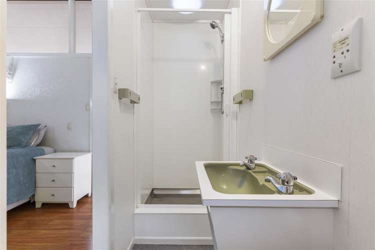 25 Chatsworth Crescent Pakuranga Heights_11