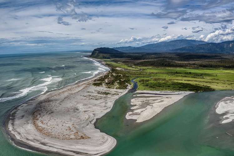 91 Beach Road Kakapotahi_45