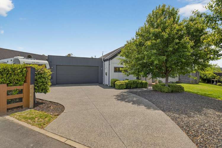 32 Carnaveron Drive Lincoln_23