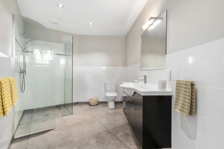 12 Foothills Lane Glen Eden_19