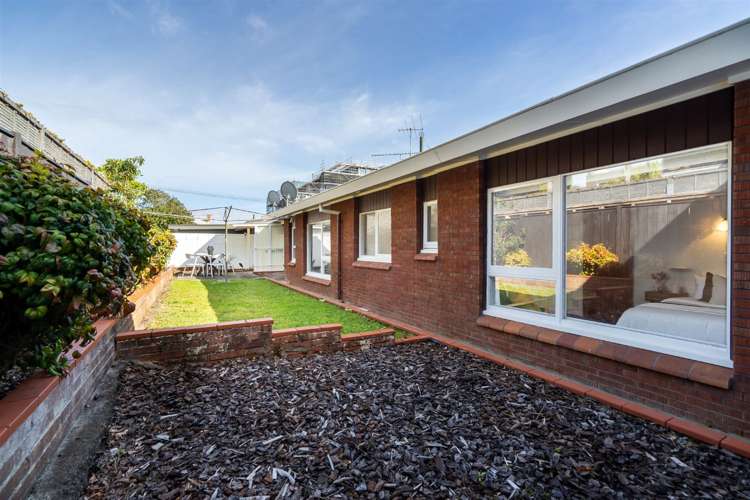 2/2 Pierce Road Milford_6