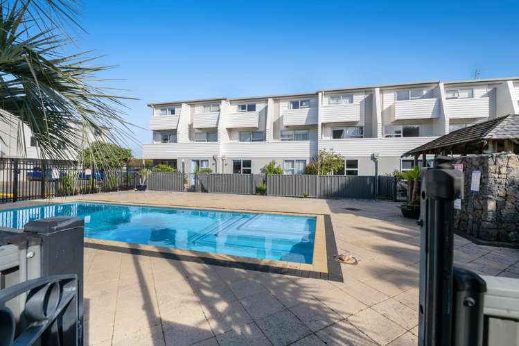 15/3 Riverside Road Orewa_24