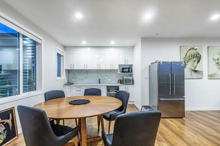 6 Throttle Close Dairy Flat_21