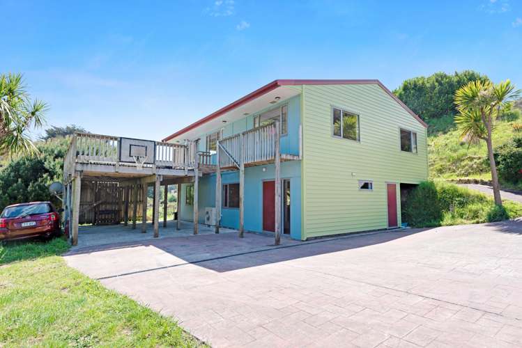 60 South Makara Road Makara_21