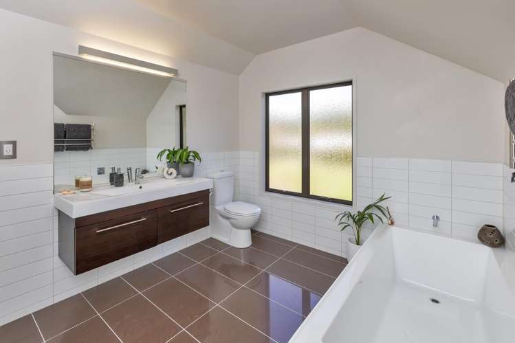 98B Western Hills Drive Kensington_18