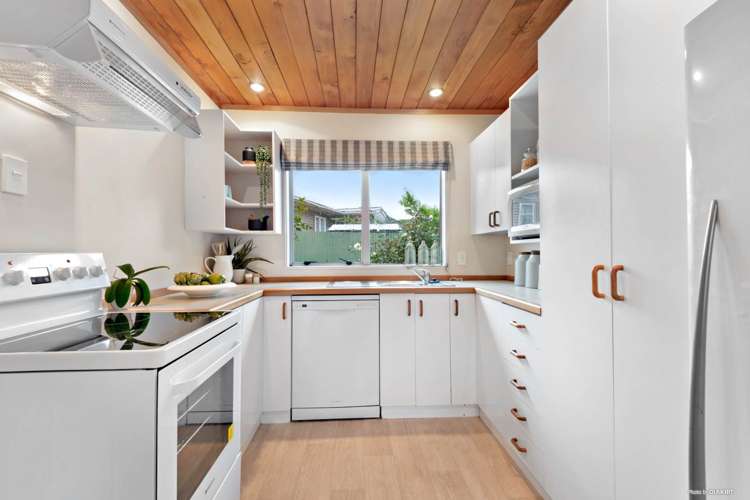 240a Te Atatu Road Te Atatu South_2