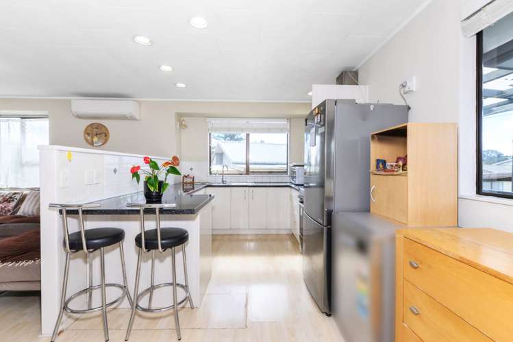 25 Glen Close Glen Eden_8