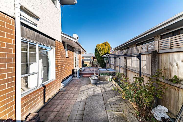 7 Apsley Drive Russley_17