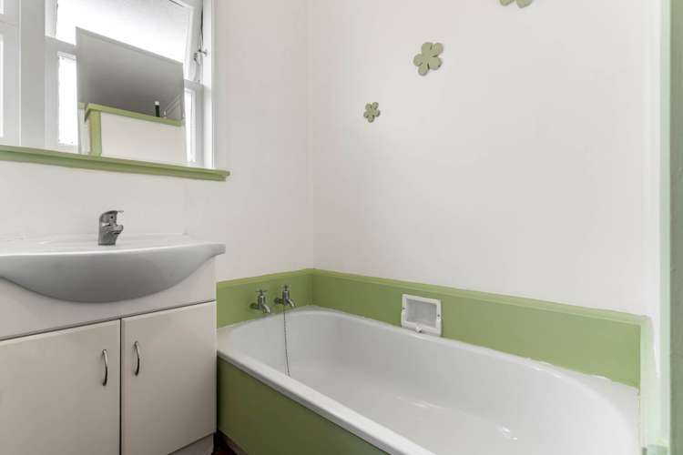 4/162 Onewa Road Northcote_7