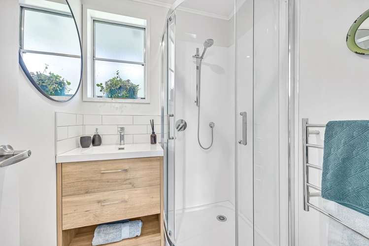 162 Robertson Road Mangere East_10