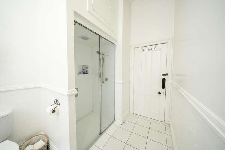 2 Grey Street Gladstone_15