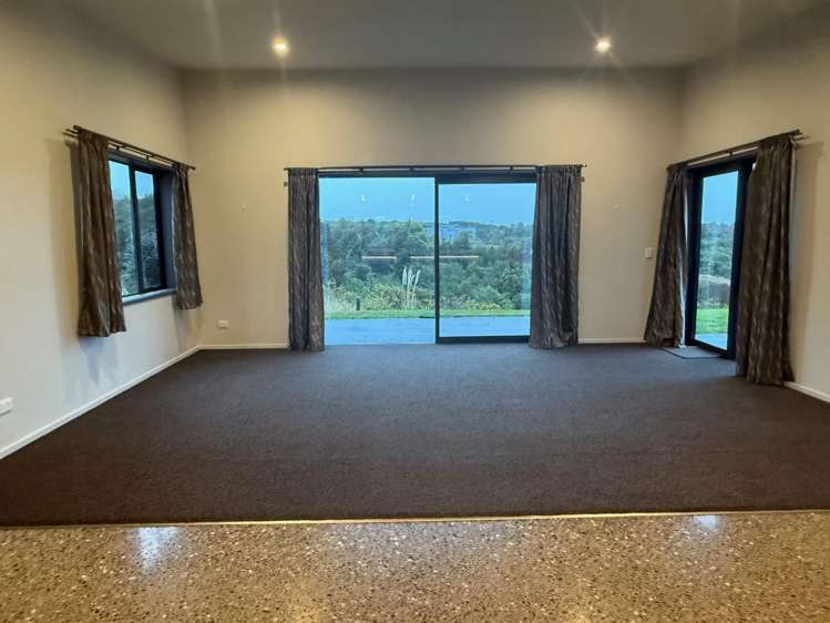 2 Little Paddock Hokitika_6