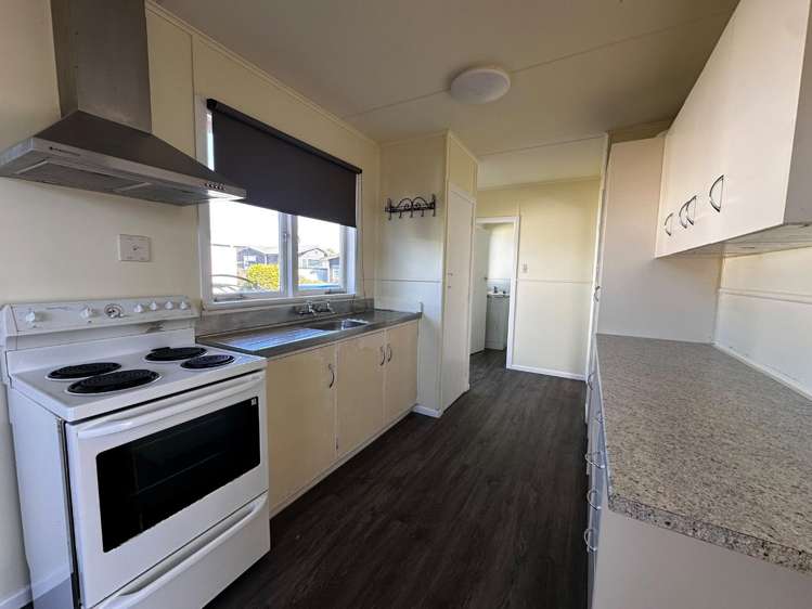 2/211 Rifle Range Road 11209_3
