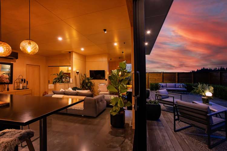 68 Sunrise Drive Seaward Bush_2