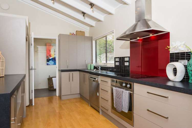 324b East Coast Road Sunnynook_12