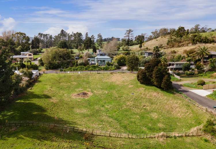 81 Victoria Street Waikino_5