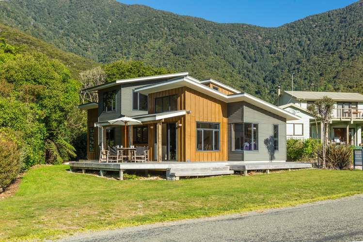 2 The Parade Okiwi Bay_17