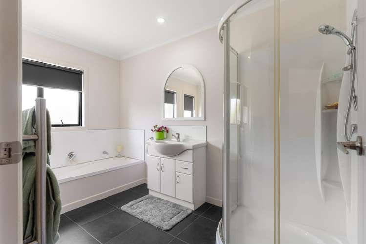 5 Camellia Lane Carterton_13