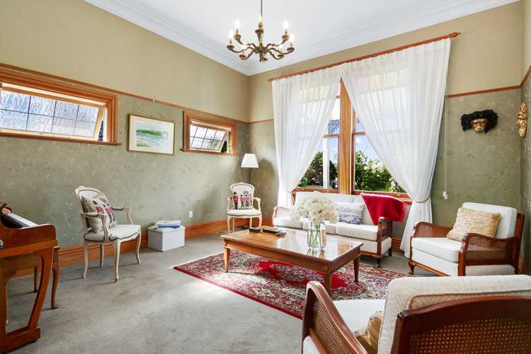 18 Whites Line West Woburn_15