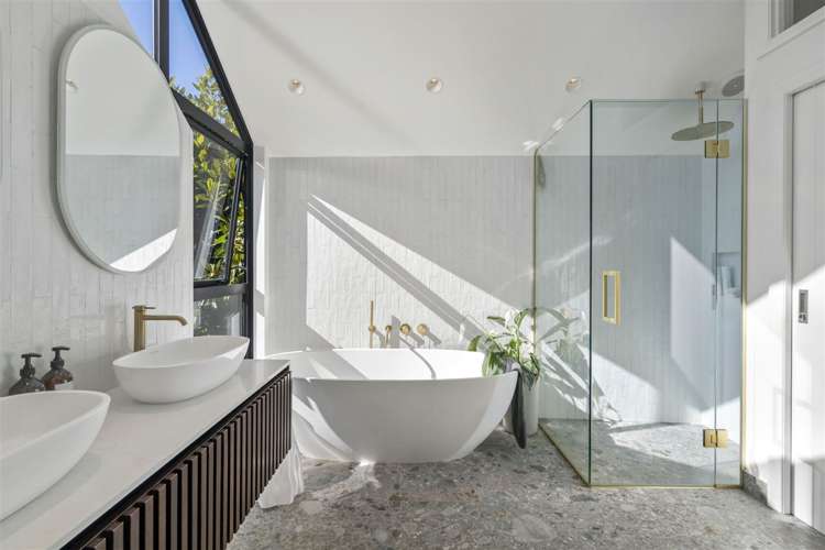 16 Asbury Crescent Campbells Bay_13