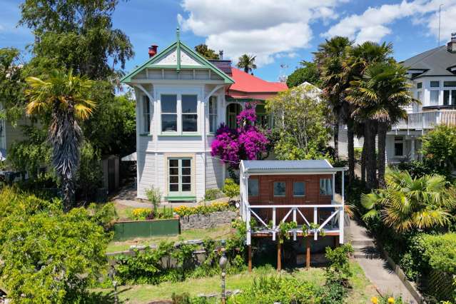 Timeless character villa - sea views