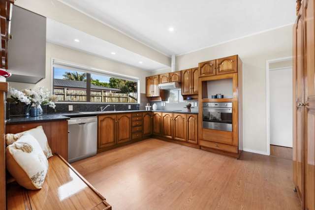 32 Haseler Crescent Mellons Bay_2