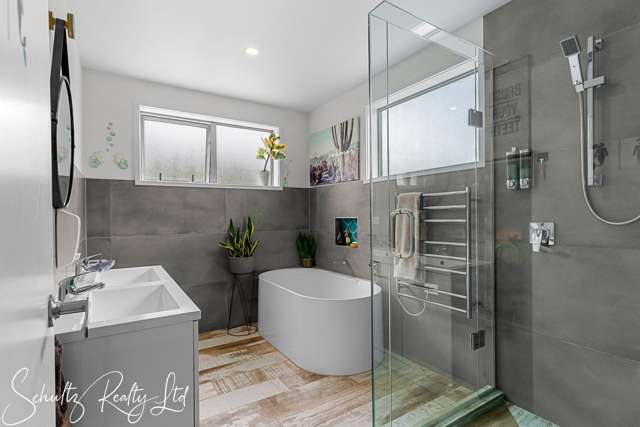 37 Willow Lane Maungaturoto_2