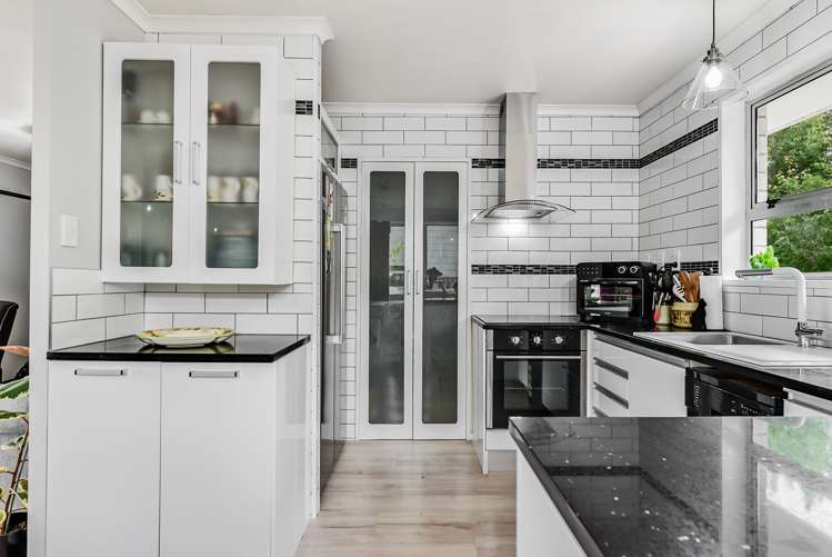 21 Brookbank Place Glenview_7