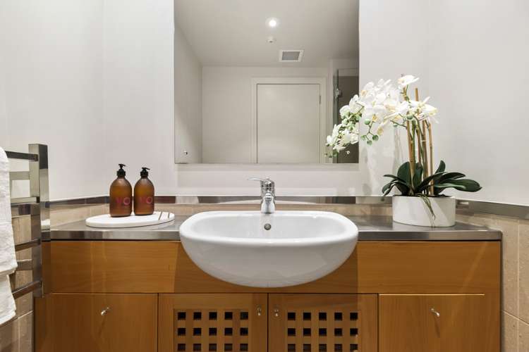 Ga/22 Pakenham Street Auckland Central_15