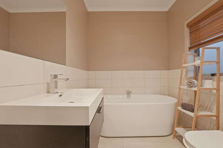 85C Dixon Road Glenview_18