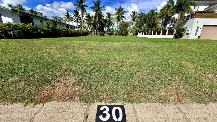 30 The Links_0