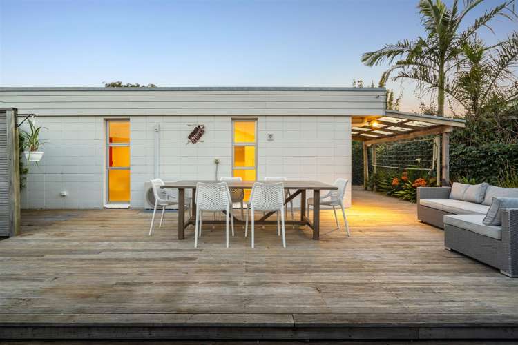 1/1 Cockayne Crescent Sunnynook_12