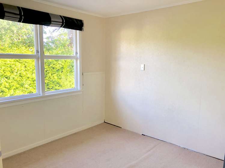 21 Home Street Manapouri_9